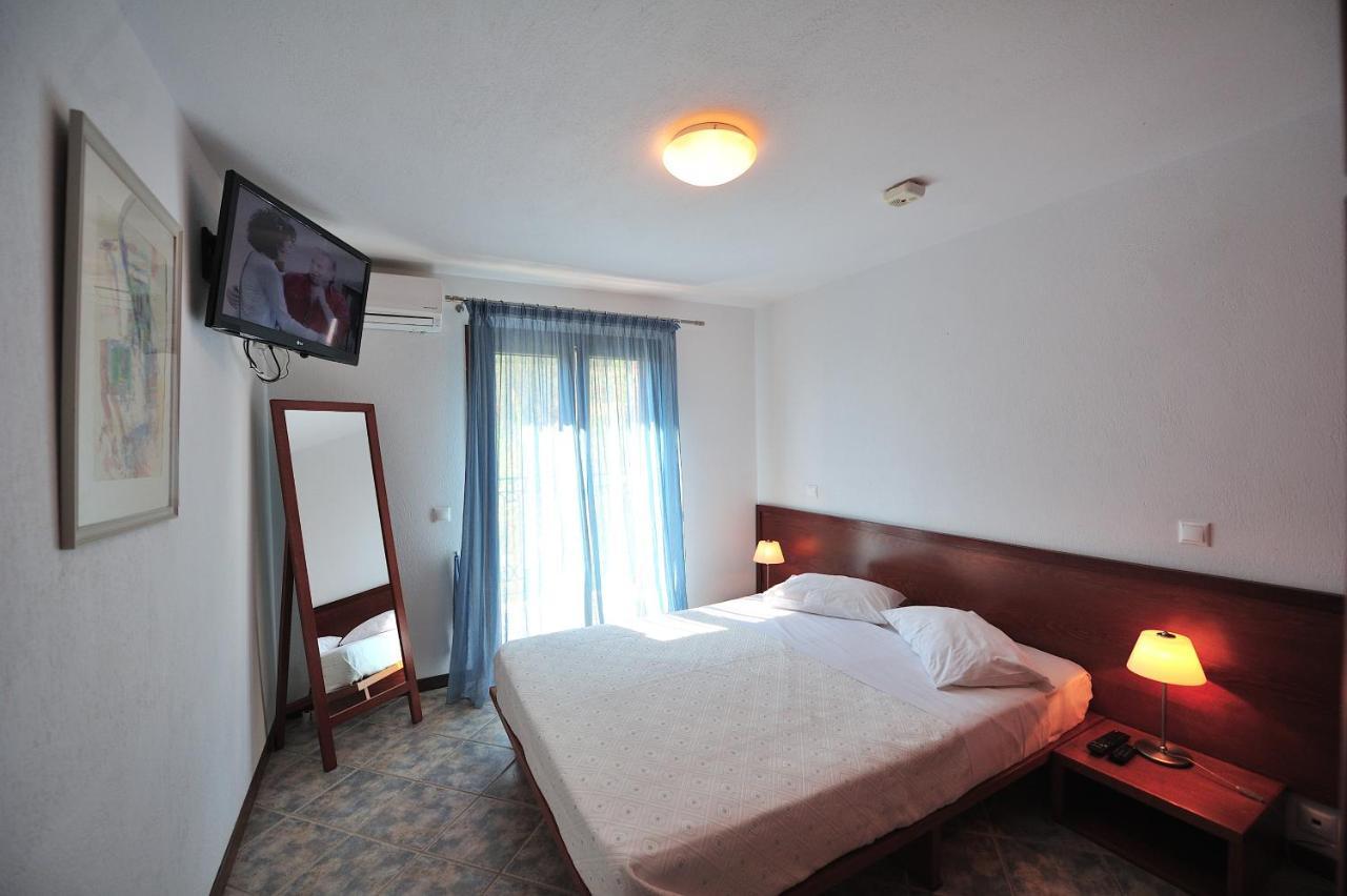 Eye Q Resort Seaview Скиатос Екстериор снимка