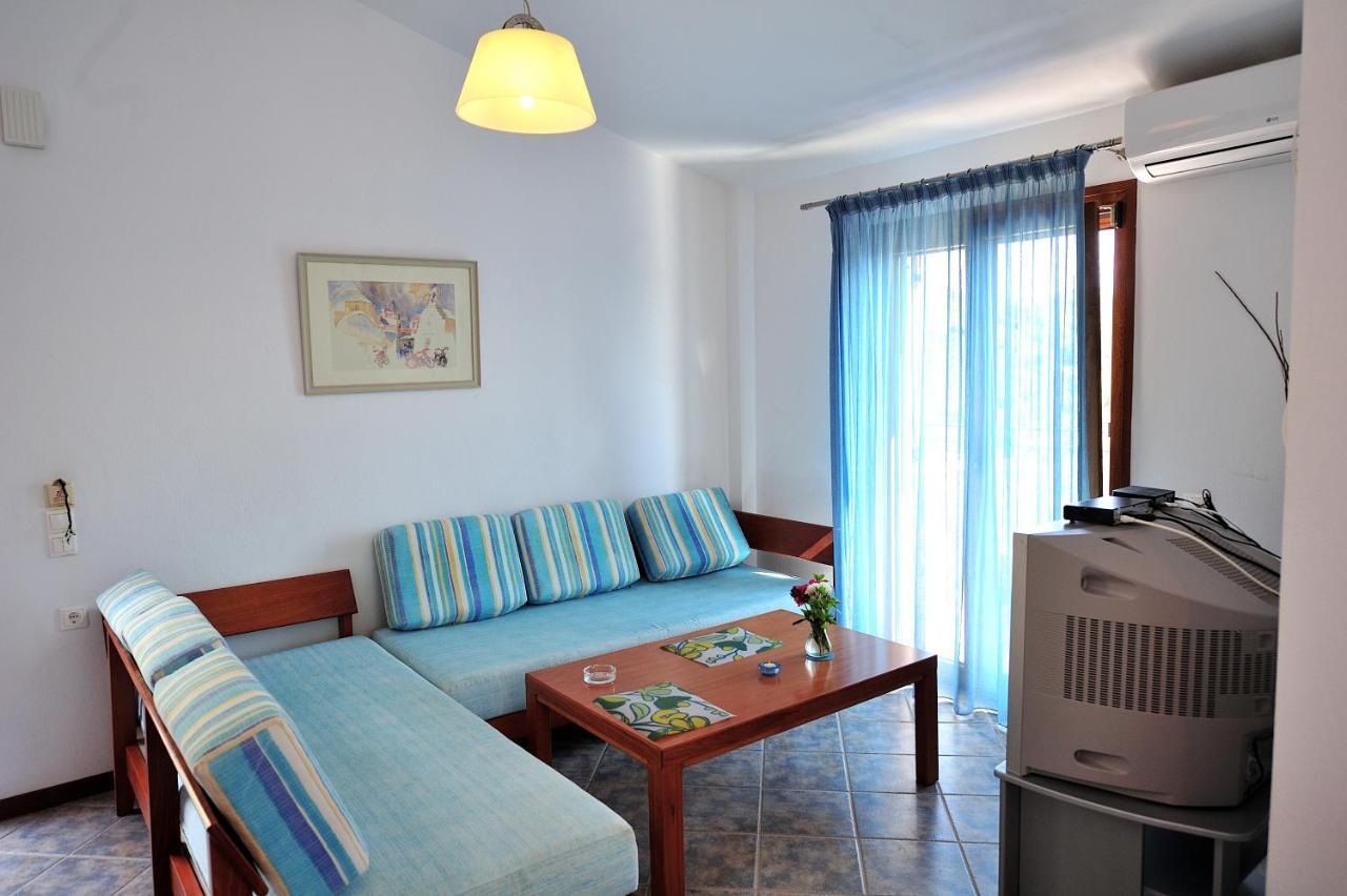 Eye Q Resort Seaview Скиатос Екстериор снимка
