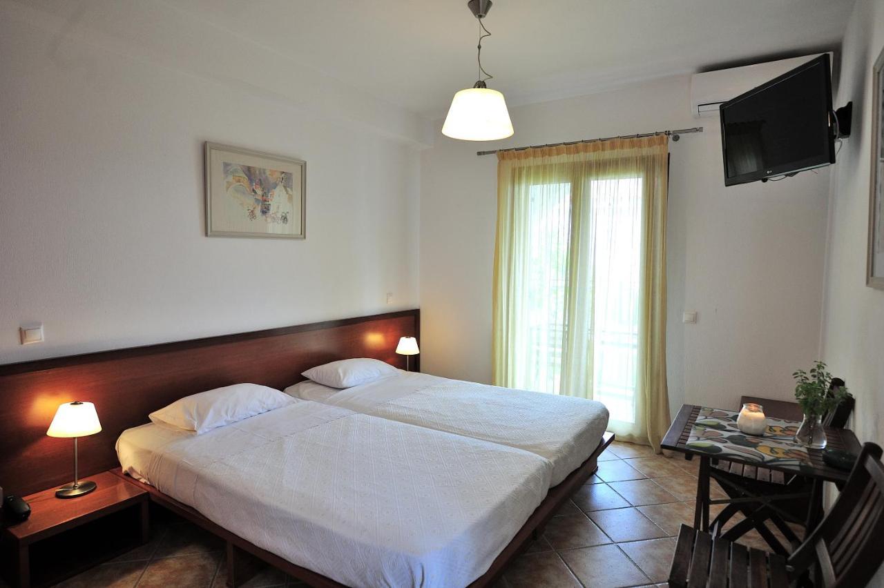 Eye Q Resort Seaview Скиатос Екстериор снимка